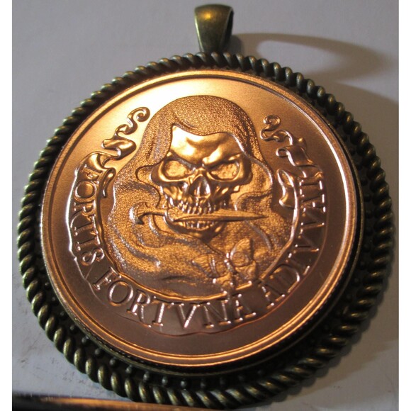 Fortune Favors the Brave-Fortis Fortuna Adiuvat-Copper High Relief Round/Pendant - Picture 3 of 7